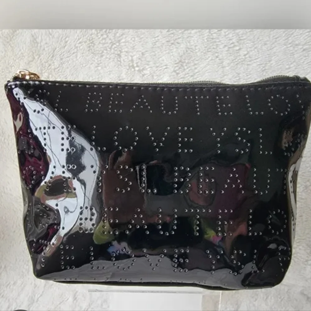 Yves Saint Laurent Cosmetics Bag. - Picture 4 of 11